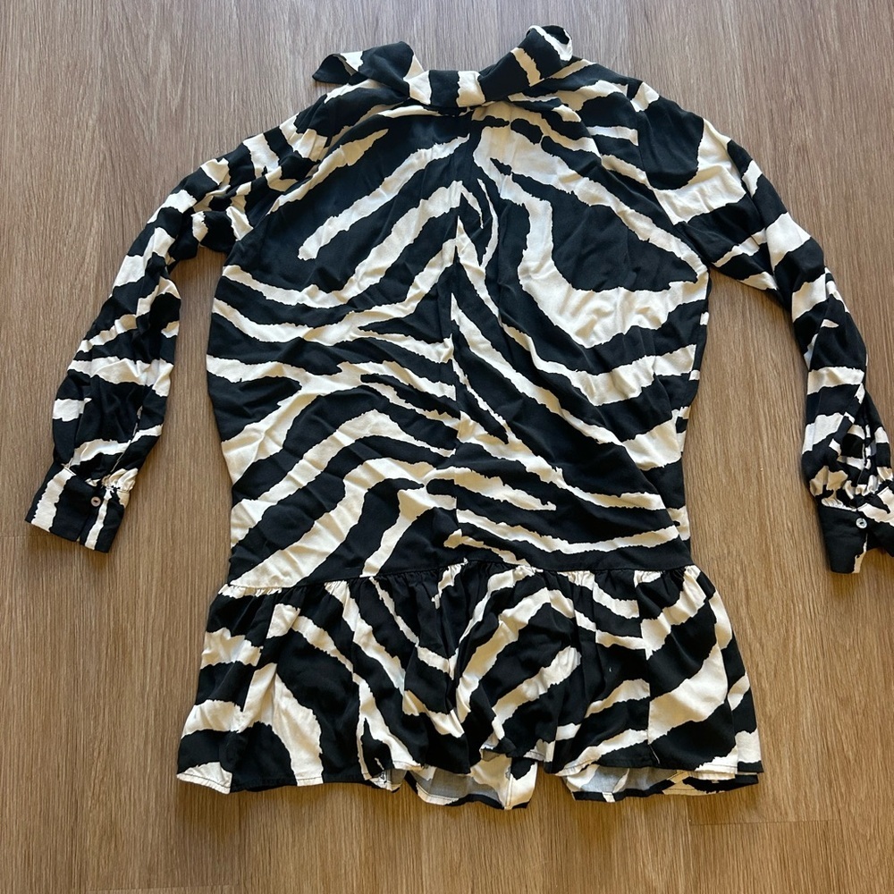 H&M Black and White Zebra Print Long Sleeve Dress - Picture 2 of 3